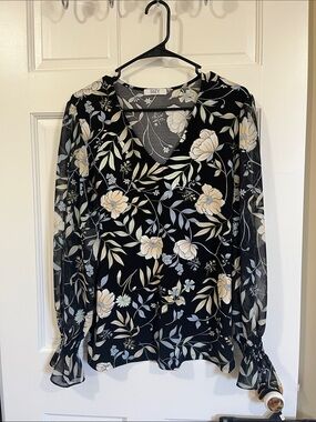 Suzy Shier floral top